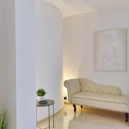 Crowonder Villa Adriana - Villa With Heated Swimming Pool, Jacuzzi And Sauna Zara Esterno foto