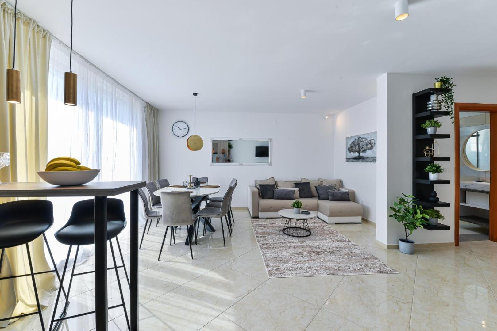 Villa Crowonder Adriana - With Heated Swimming Pool, Jacuzzi And Sauna Zara