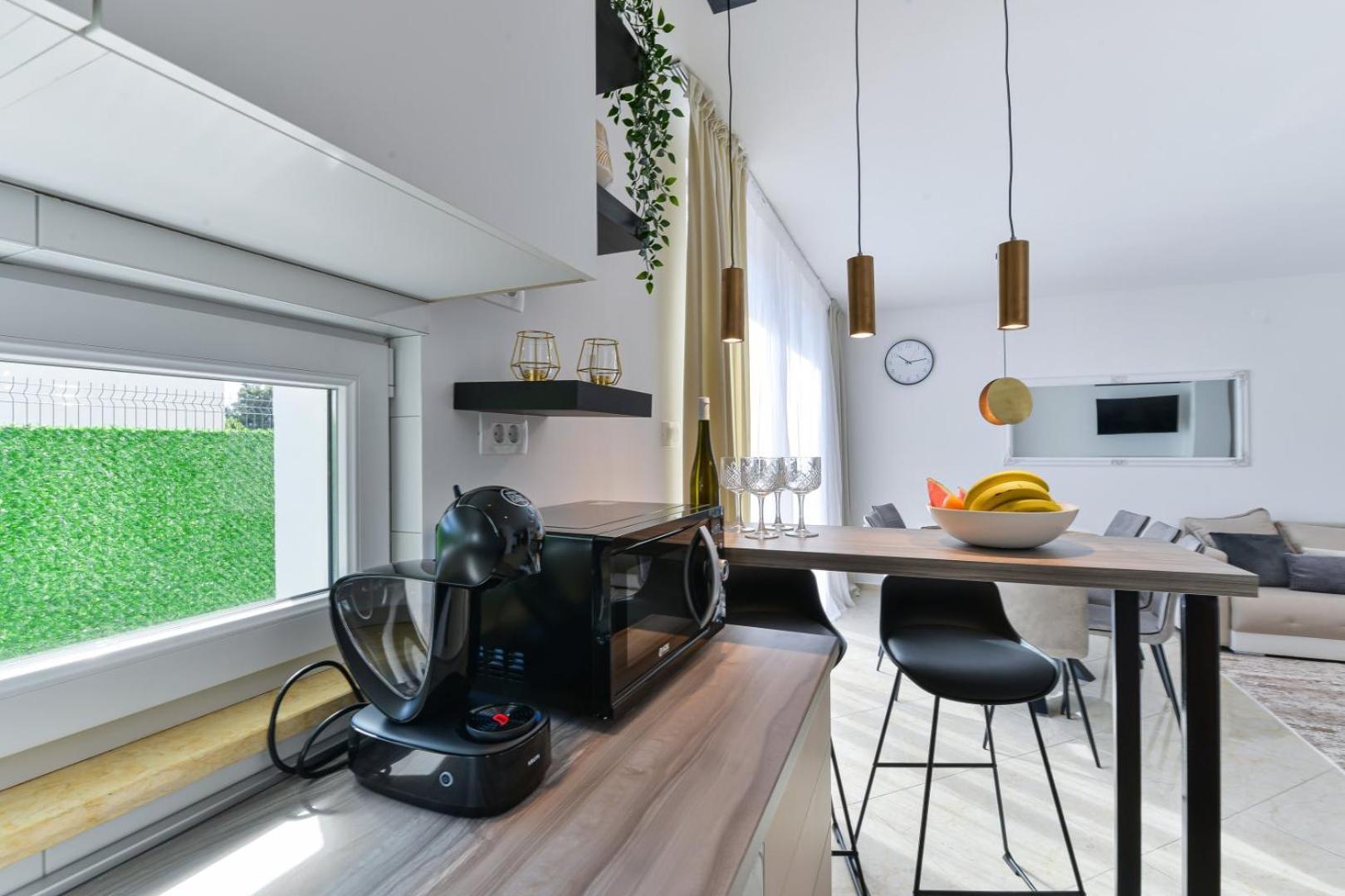 Crowonder Adriana - With Heated Swimming Pool, Jacuzzi And Sauna Zara